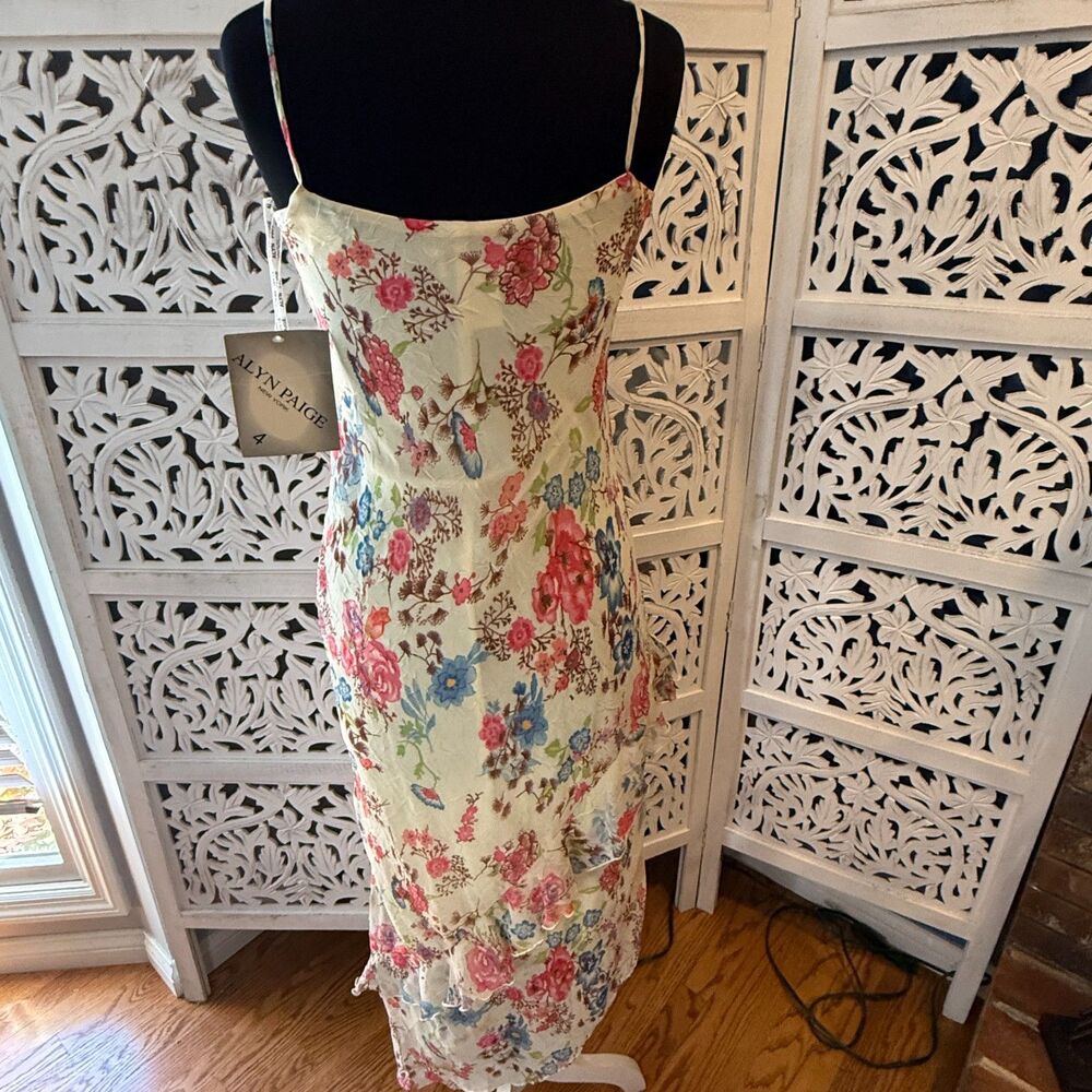 Woman Size 4 Floral Dress Alyn Page New With Tags sleeveless sundress